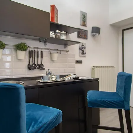 B1flat Mergellina - *