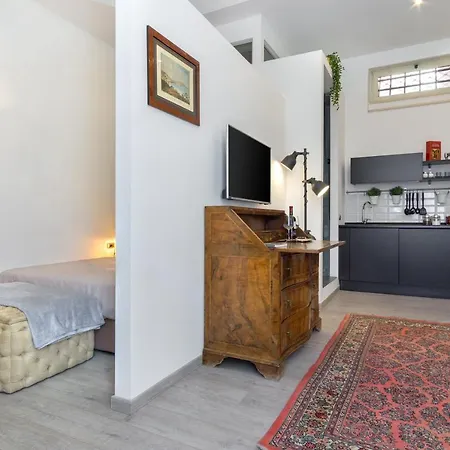 B1flat Mergellina -