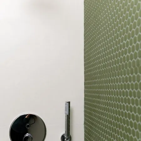 B1flat Mergellina - *