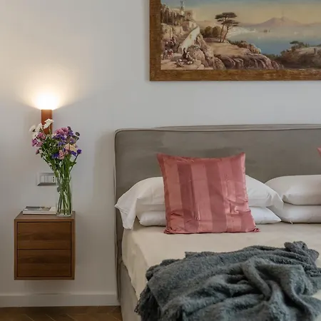 B1flat Mergellina - *