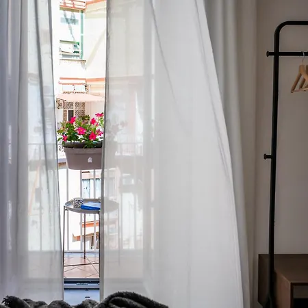 B1flat Mergellina - *