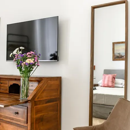 B1flat Mergellina -